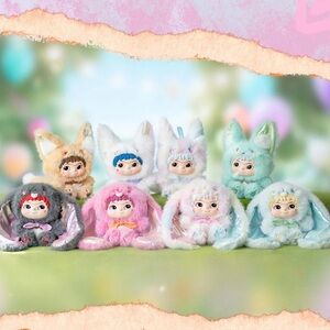 WAKUKU Trick-or-Treat "Cool Fox"
White and Red Plush Keychain